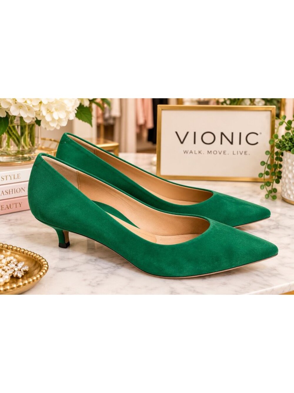 Vionic Josie Emerald Green Suede Pointed-Toe Kitten Heel Pumps – Women’s 6 Wide